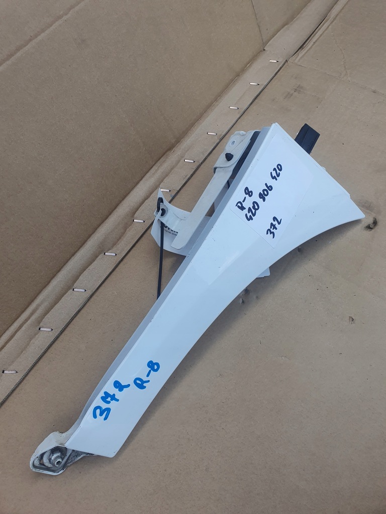 фото №1, Крыло audi r8 spyder накладка молдинг правая 420806420