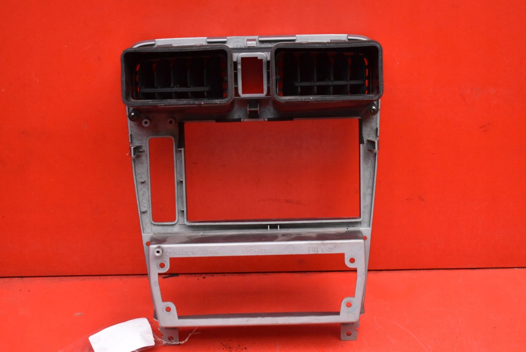 фото №8, Решётка обдув средняя рамка радио subaru forester 2 ii 02-05
