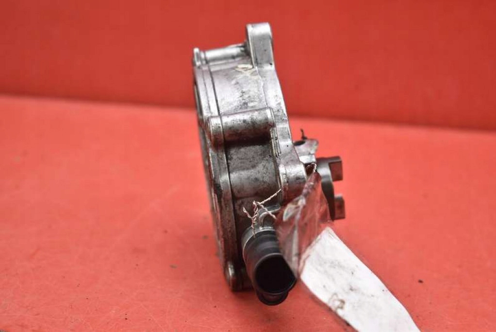 Насос вакуум вакуум 7517021 bmw e90 e91 2.0i 143 km 04-10 в Украине