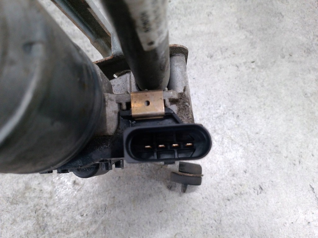 фото №10, Моторчик дворник левый vw golf plus i 3397020815 0390241945 bosch