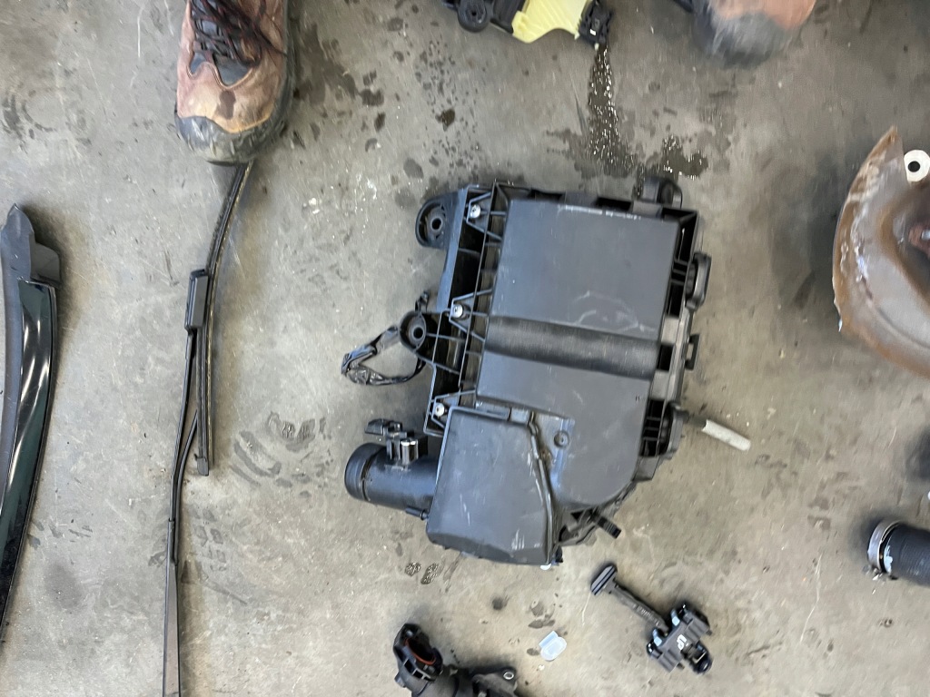 Купити Корпус фільтра повітря berlingo doblo combo pracy rifter 18-25 1,5 ehdi