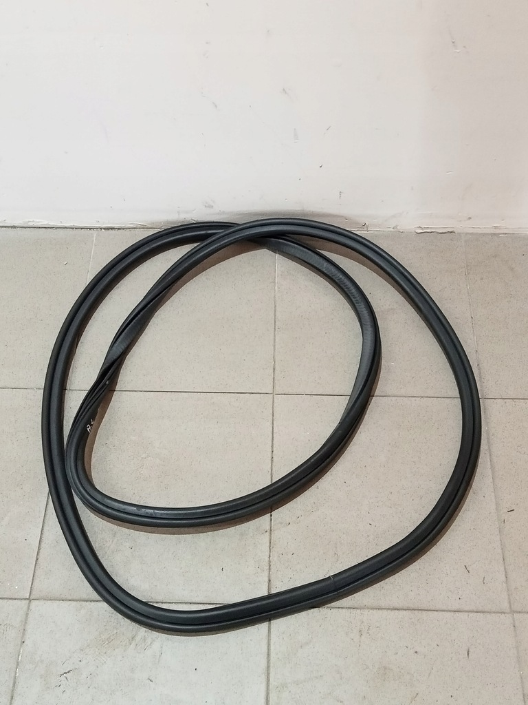 фото №1, Audi a4 b8 07-11 прокладка дверь правая перед