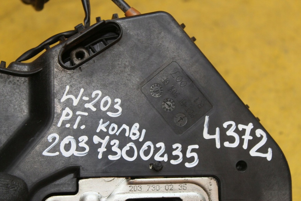 фото №10, Замок двері правий задня w203 kombi 2037300235