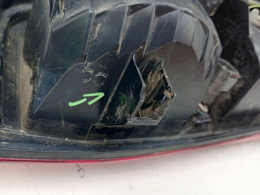 фото №13, Toyota hilux viii 8 2015- лампа задняя левая левый задняя ÷