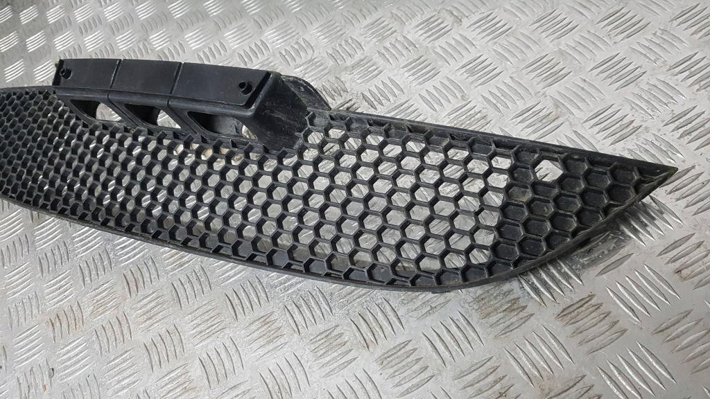 Mercedes slk r171 04-11 решётка средняя бампера Доставка