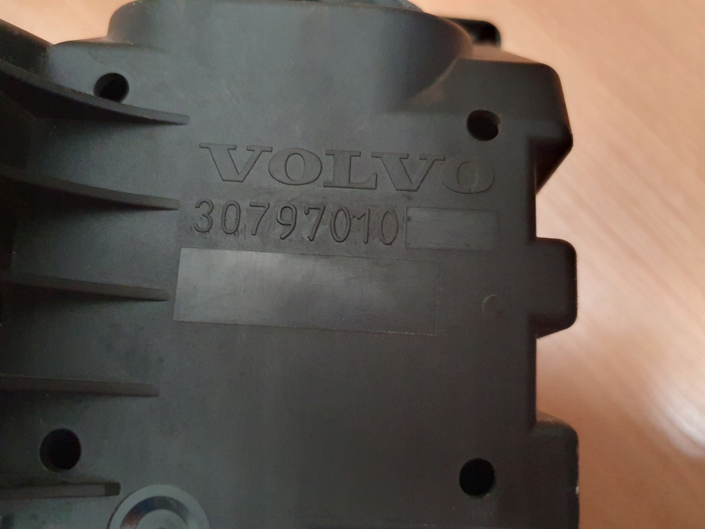 Коробка корпус предохранителей volvo xc90 4.4 v8 31268442 Цена