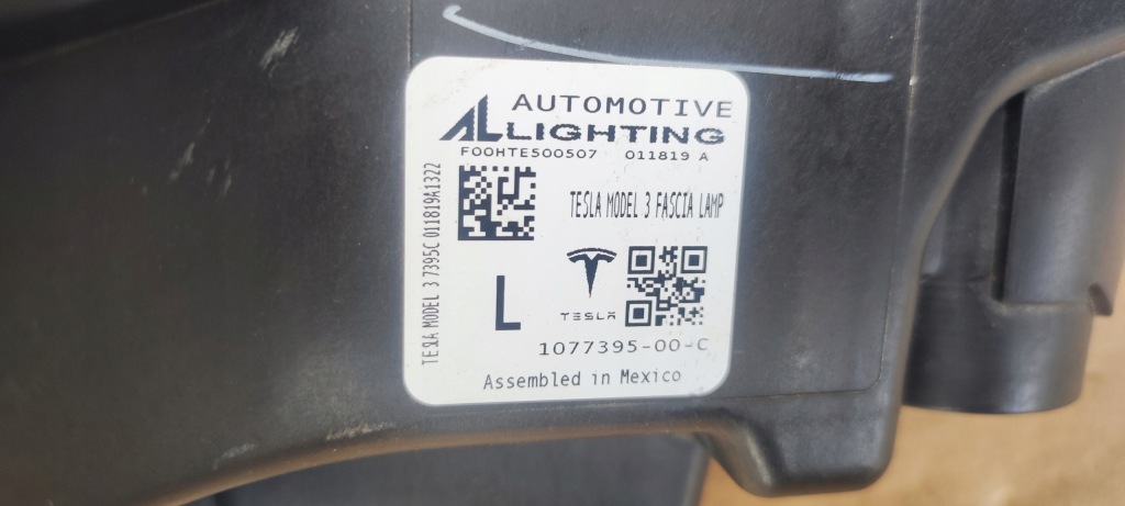 Tesla model 3 m3 17- протитуманна фара drl лівий фара протитуманна led 1077395-00-c в Україні