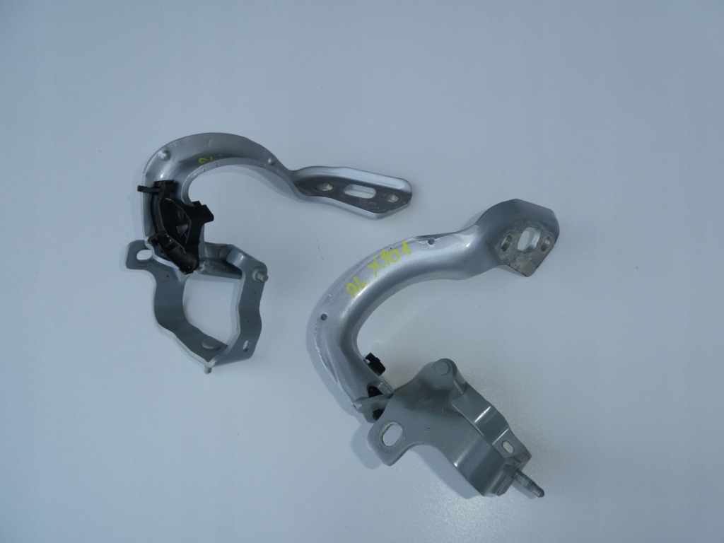 фото №1, Audi a4 b8 петля кришки 8k9827299