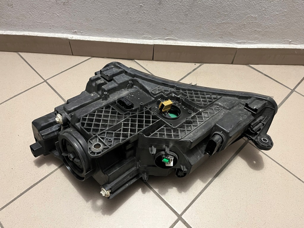 фото №16, Skoda superb iii 3 ксенон 3v1 лампа передня перед права 3v1941016b