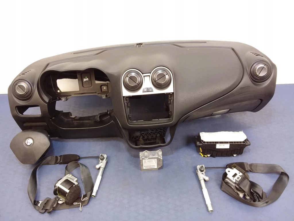 фото №1, Alfa romeo mito приборная панель приборная подушки безопасности ремни