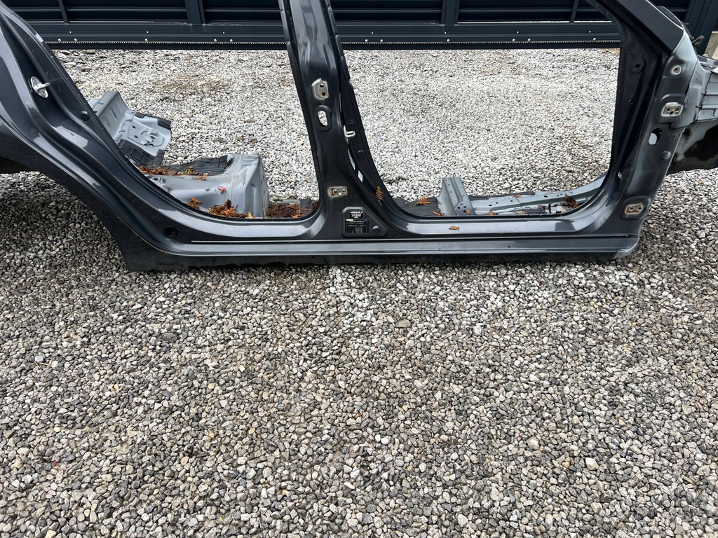 фото №1, Mazda 3 bm поріг правий rok колесо 42a 2017