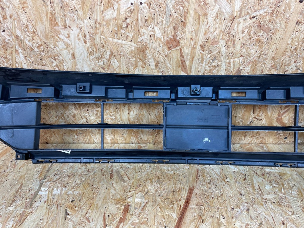 Решётка средняя бампера передний ford kuga mk3 st-line lv4b-17k945-s 19- Доставка
