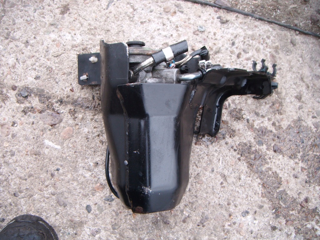 фото №1, Subaru outback 3 03-09 2.0d основание фильтра топлива