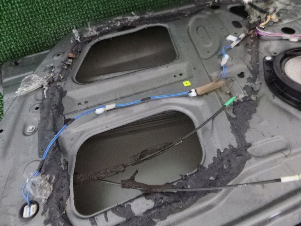 фото №9, Corolla verso 04- дверь передние правое перед kpl