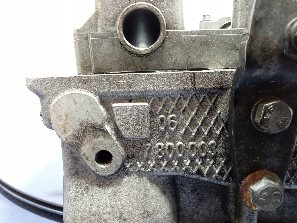 фото №7, Bmw 7 f01 f02 3.0d n57 245 km головка двигуна 7800003 n57d30