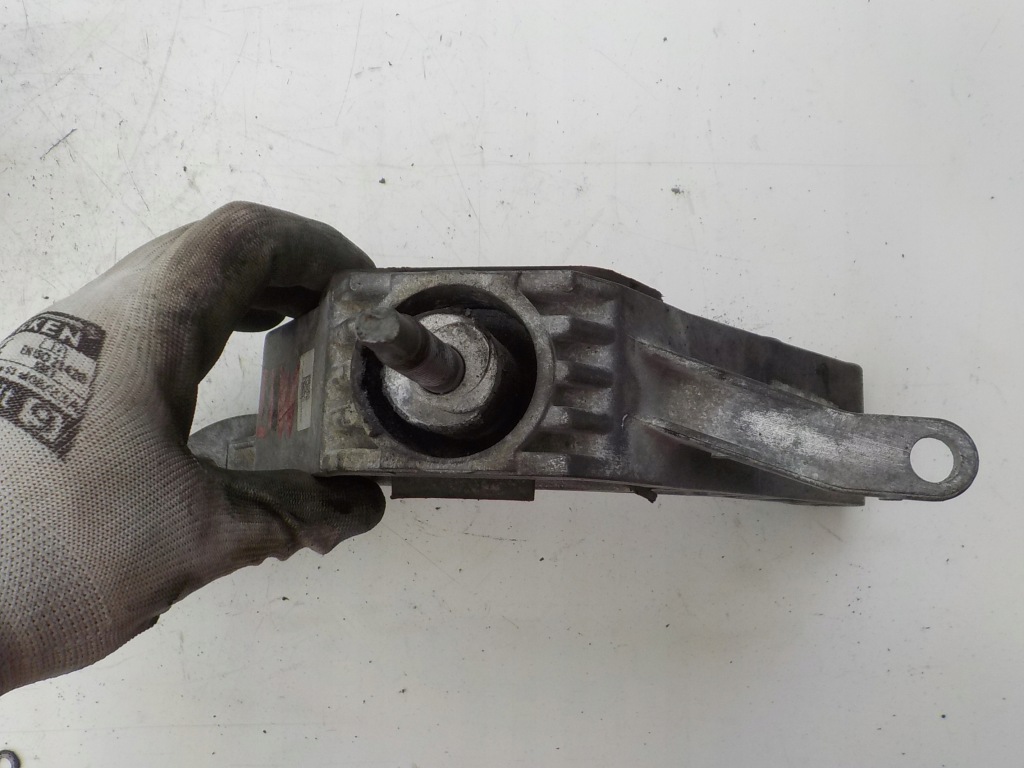 фото №3, Alfa romeo mito 0.9 бензин кронштейн коробки передач