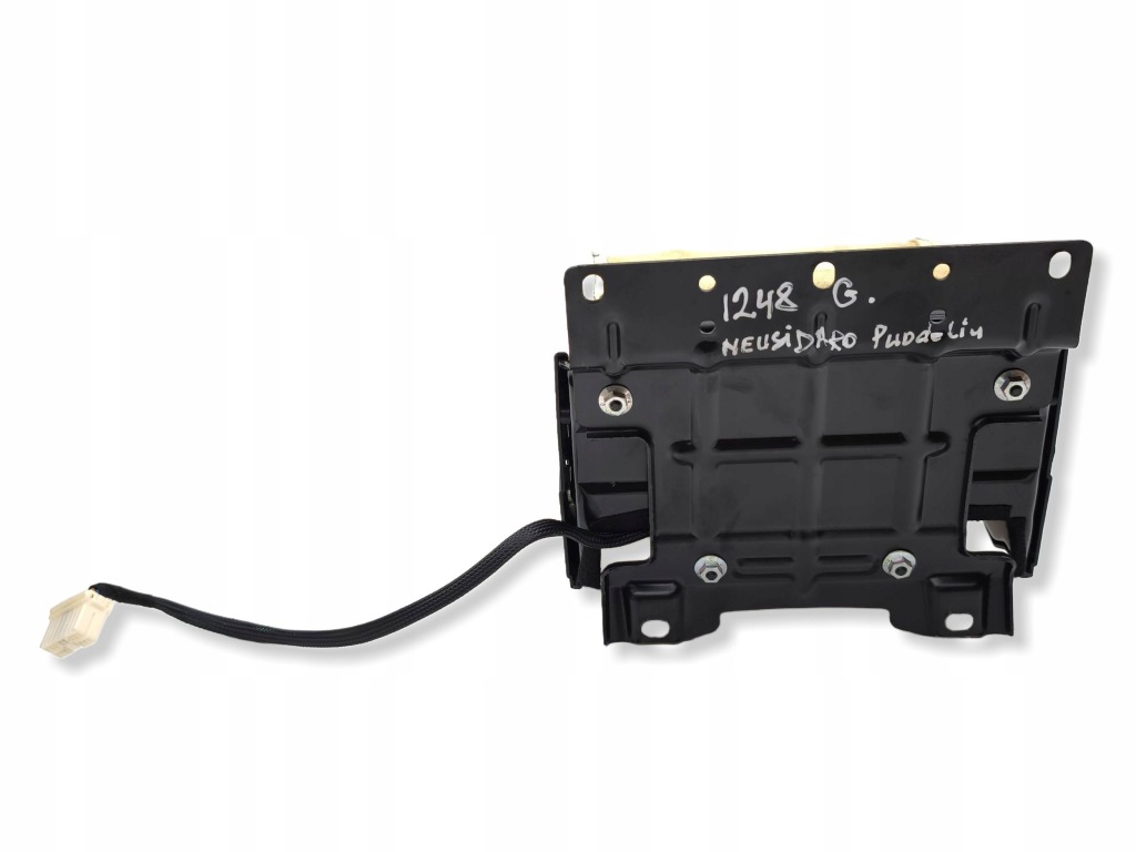 Maserati quattroporte 2008 подлокотник задний Недорого