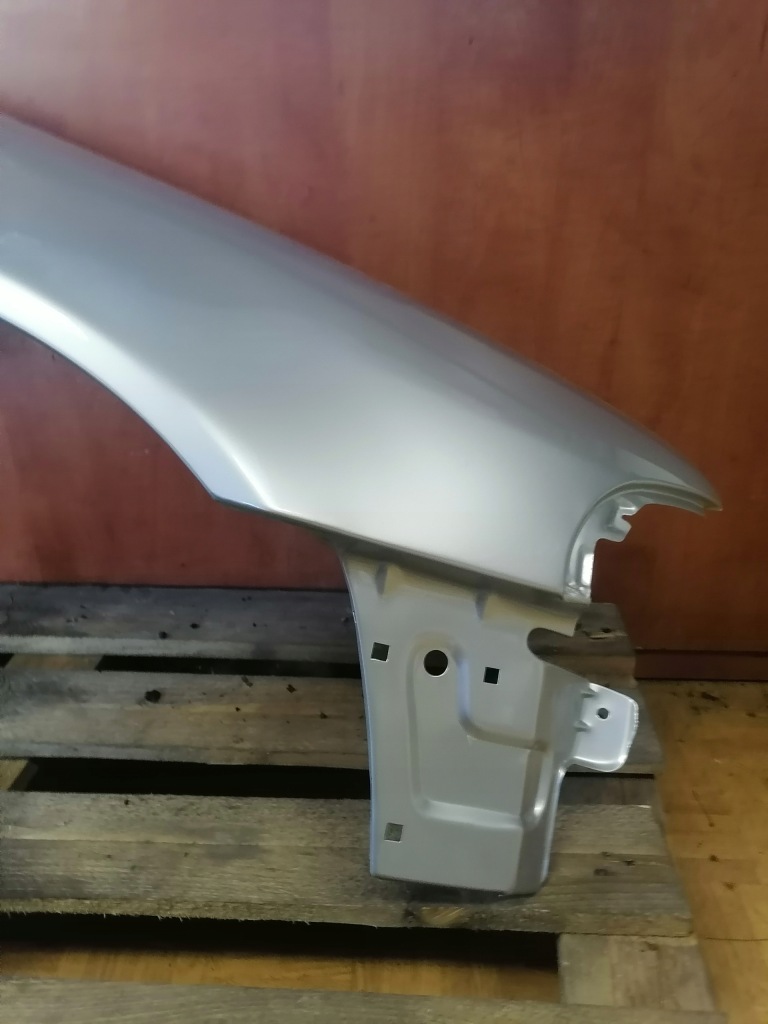 Купить Крыло  правый  перед audi a4 b5 94-97 ly7w