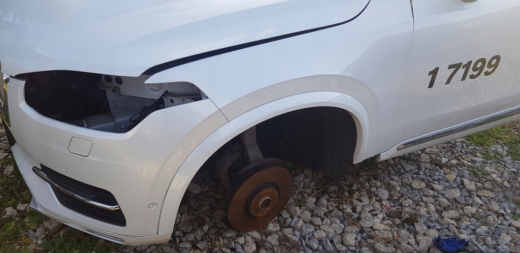 фото №2, Volvo xc90 ii чверть перед передня 707