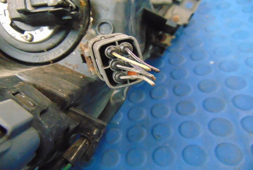 фото №7, Mazda 5 фара левый