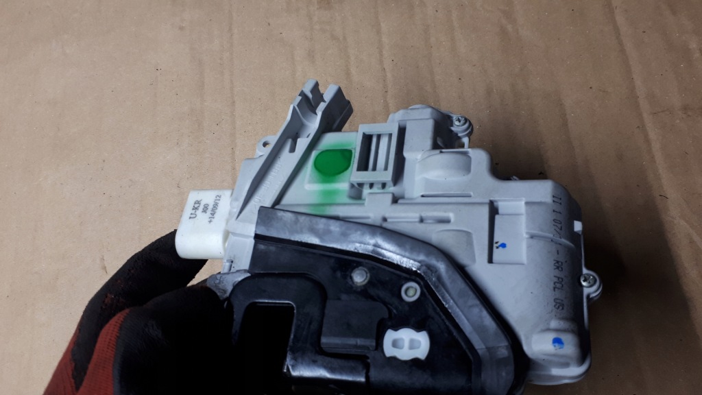 фото №8, S6 c7 4g a6 замок дверь правый задняя 9 pin 4g0839016a