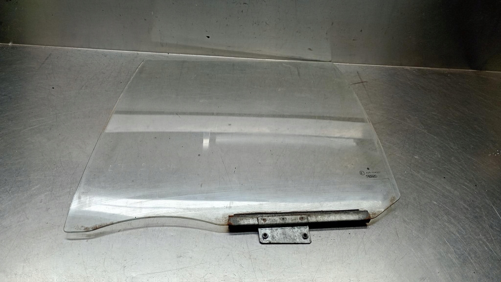 фото №1, Скло двері лівий задня suzuki swift ii 1.3b 95r 5d