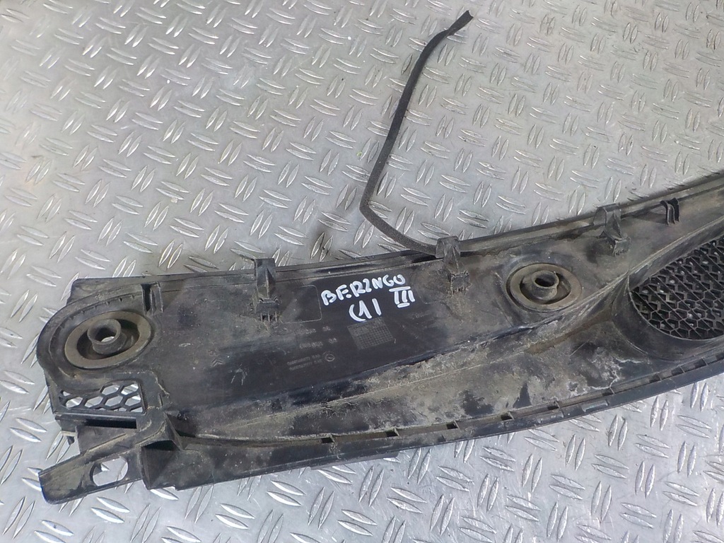 фото №5, Berlingo iii 3 08- жабо верхний