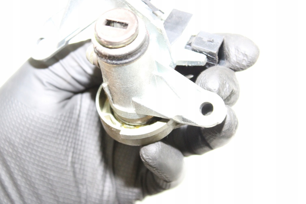 фото №6, Вкладка замок кришки багажника audi a8 d3 4e0827573