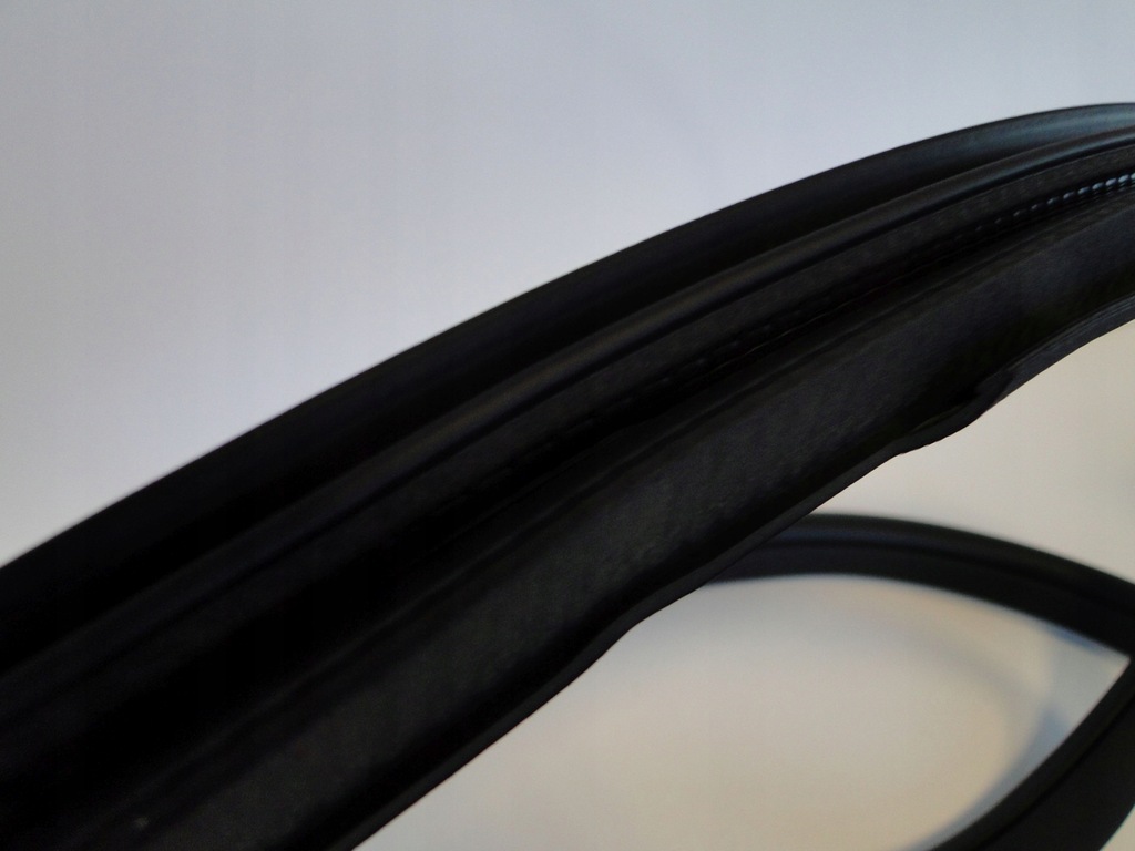 фото №11, Mercedes eqc 293 n293 прокладка край дверь левая передние