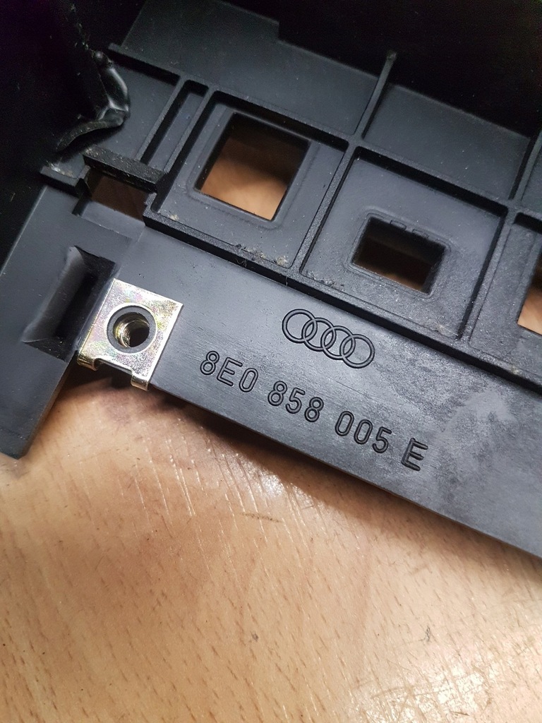 фото №3, Рамка защита каркас радио панели audi a4 b6