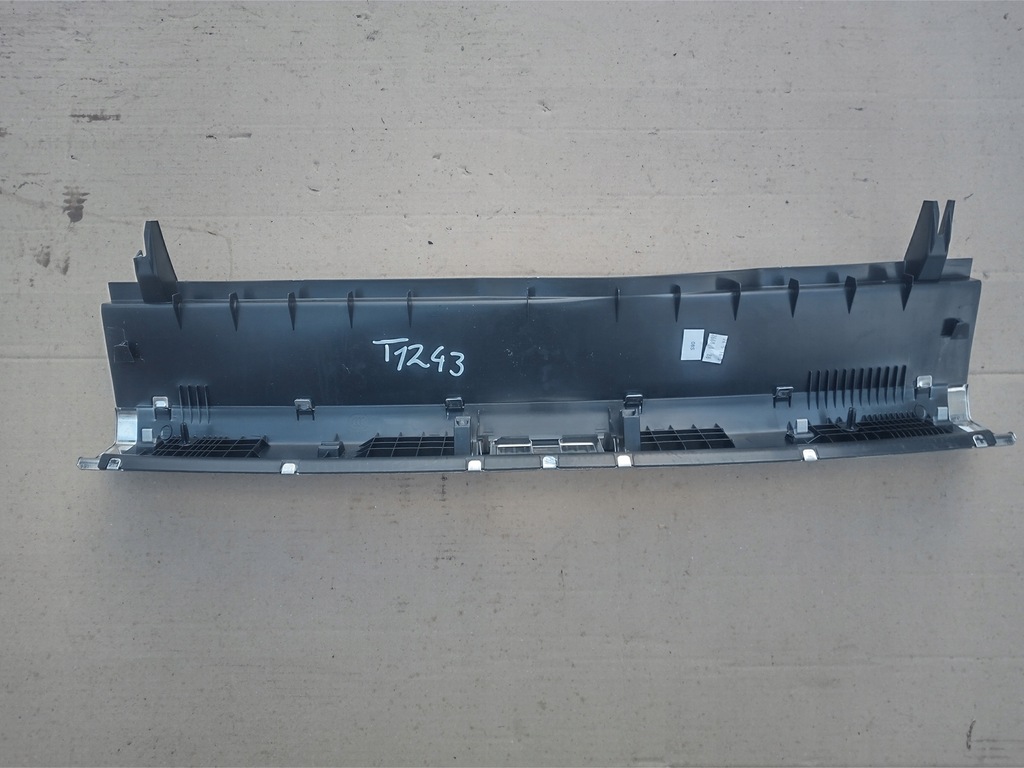 фото №5, Поріг багажника audi a7 4g8863471