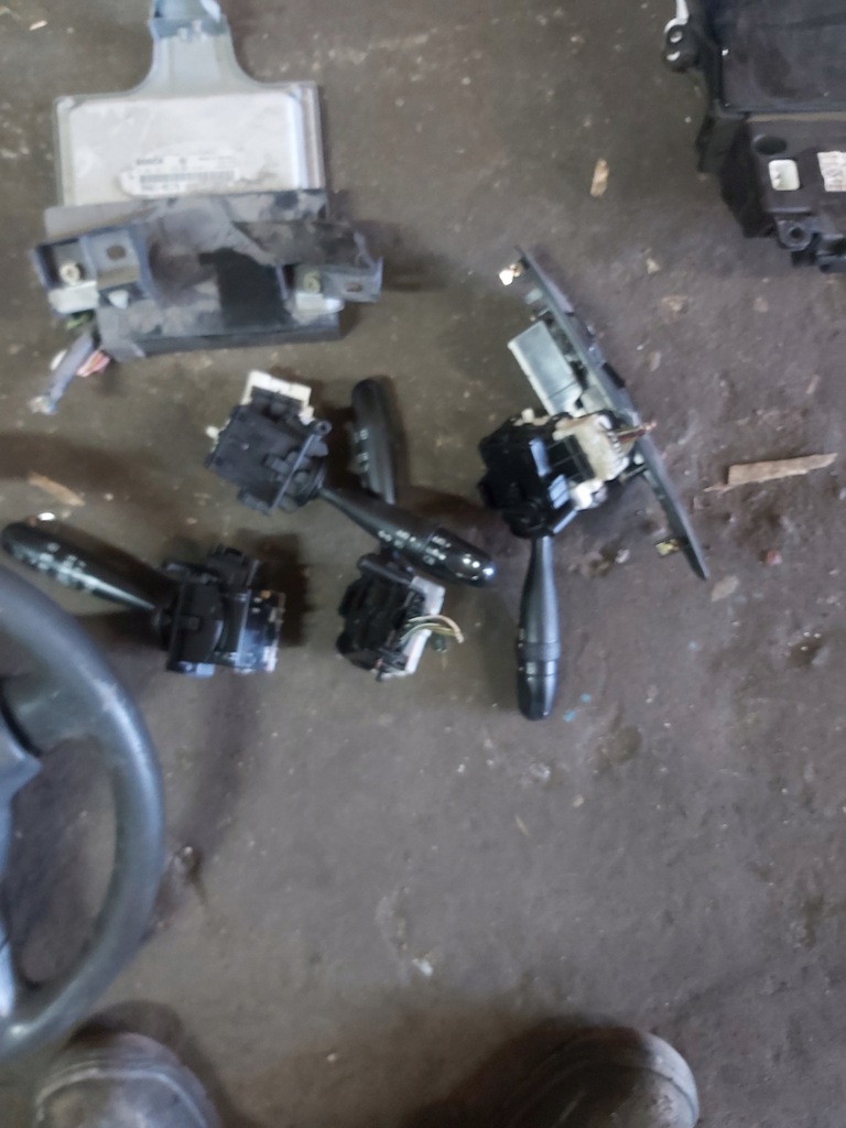 фото №1, Переключатель комбинированный toyota yaris