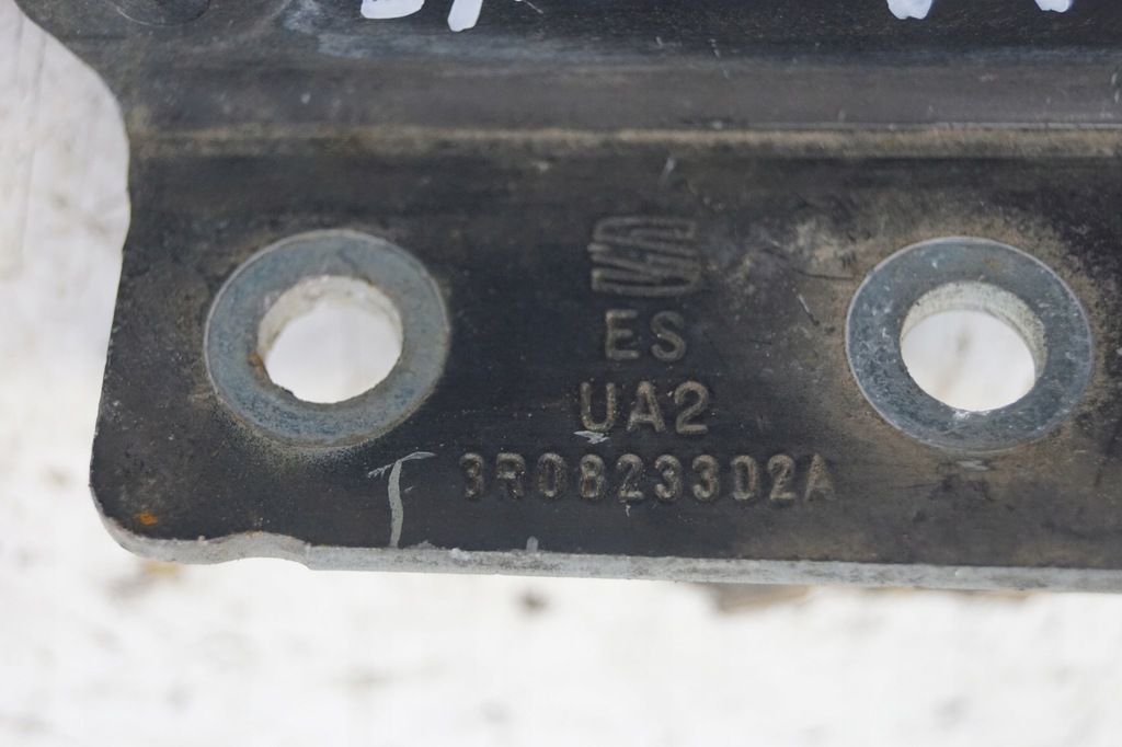 фото №10, Петля капот правий seat exeo 3r0823302a