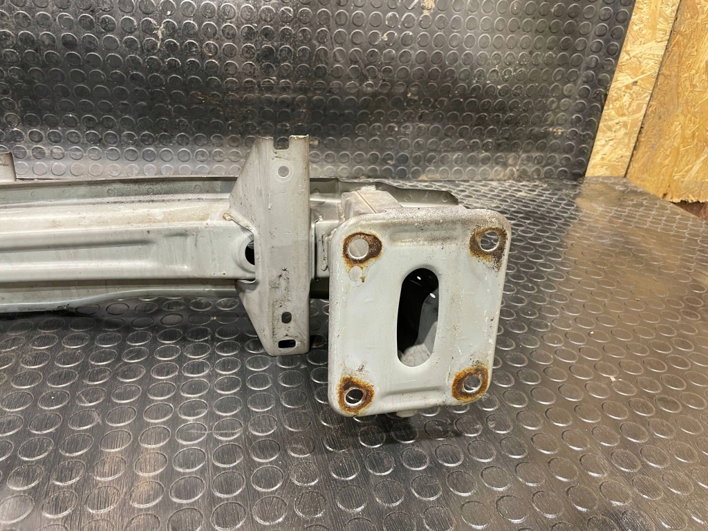 Mazda cx30 cx-30 19- балка підсилювач бампера перед передня Зі Шроту