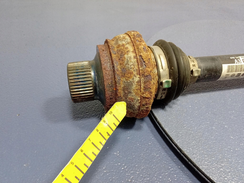 Audi a6 c7 3.0 tdi приводной вал задний  задняя 8r0501203c Недорого