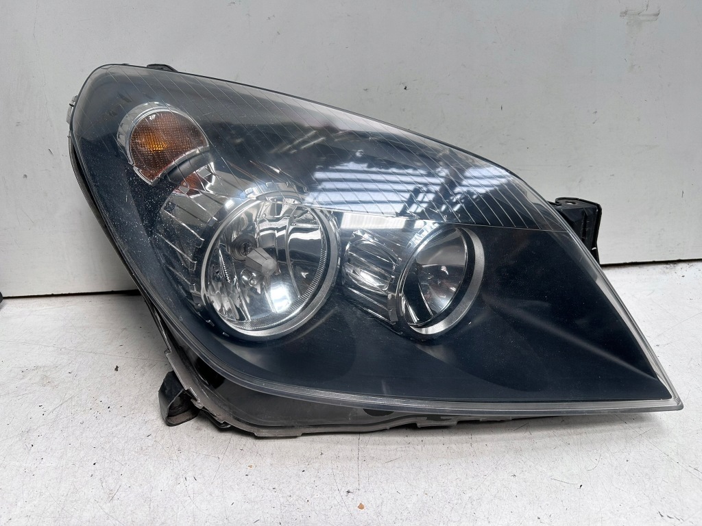 Купити Фара правий opel astra h чорний