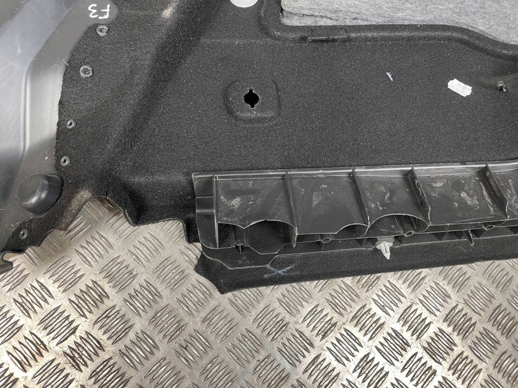 Обшивка багажника задний  сторона левая mercedes-benz gla w156 x156 a1566901300 Киев