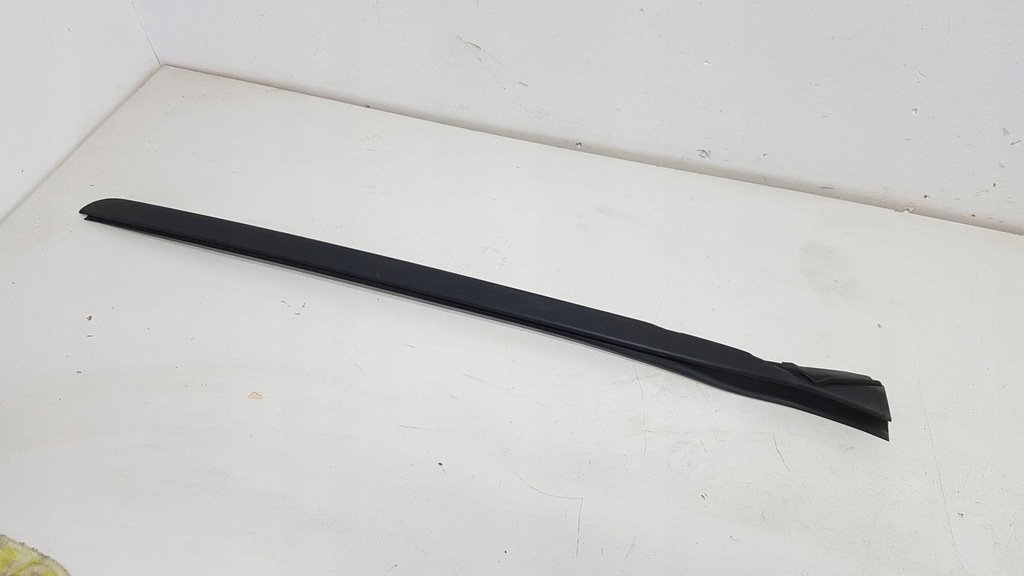 фото №1, Bmw 1 f40 молдинг подоконная левая