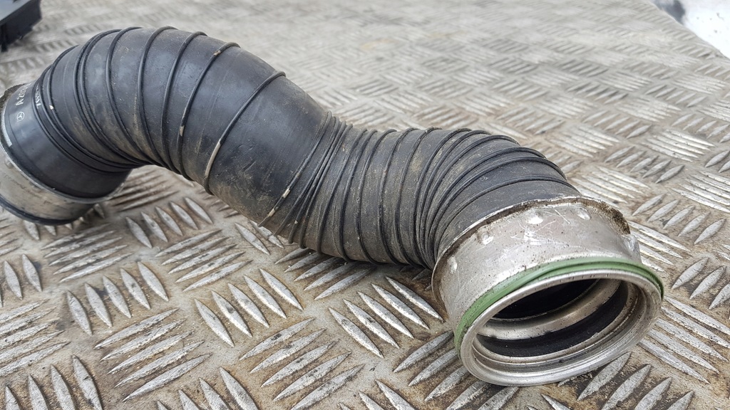 фото №3, Mercedes w203 труба wąż интеркулер a2035281082