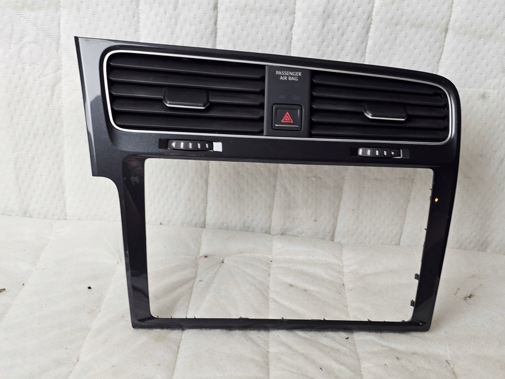 фото №1, Рамка корпус радіо навігації дисплея vw golf vii 7 решітка обдув