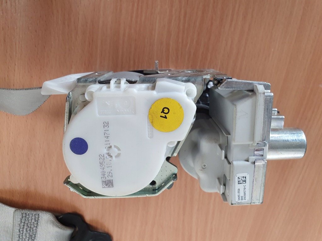 фото №3, Pas безопасности перед mercedes ml164 gl x164