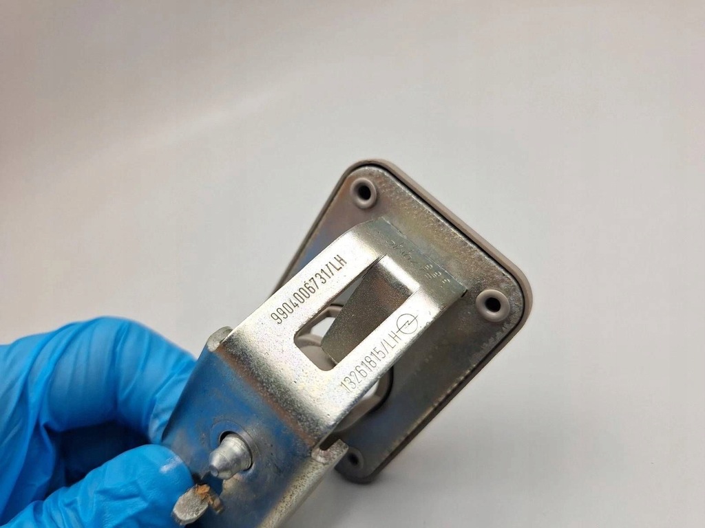 фото №8, Opel astra j 2007 кронштейн полиця багажника