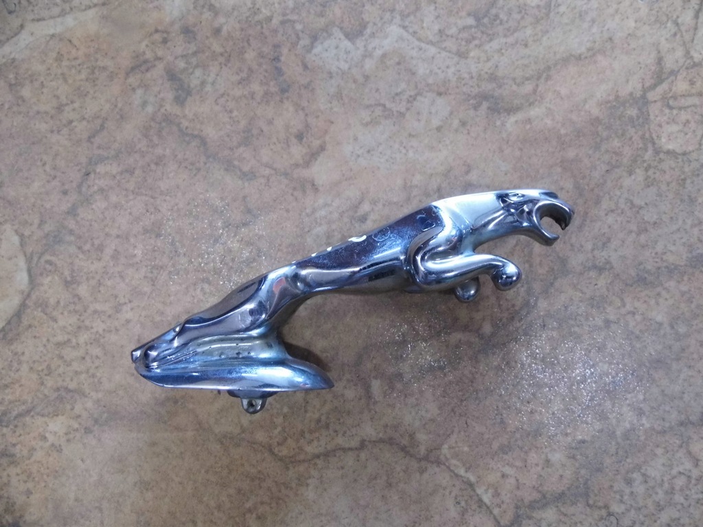 фото №1, Jaguar s-type 3.0b v6 00' эмблема значок