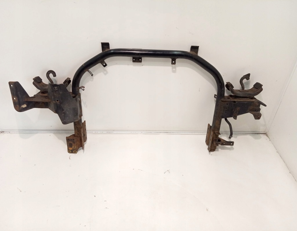 Балка кронштейн кабины mitsubishi fuso canter 06- в Украине