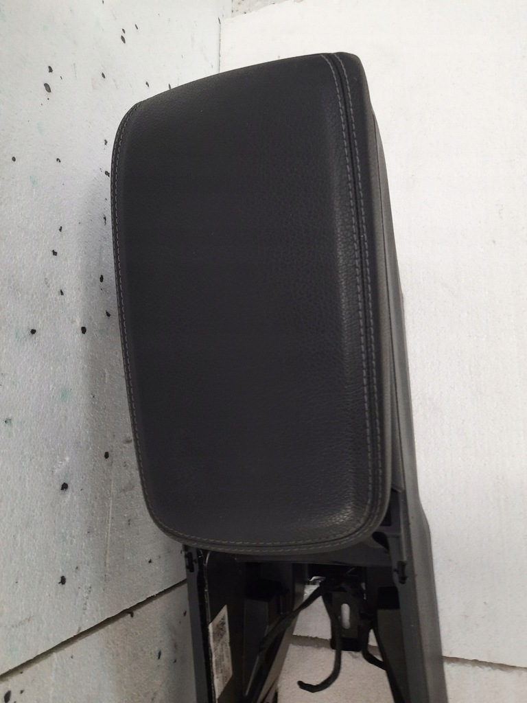 фото №5, Подлокотник средний кожа mercedes gla x156