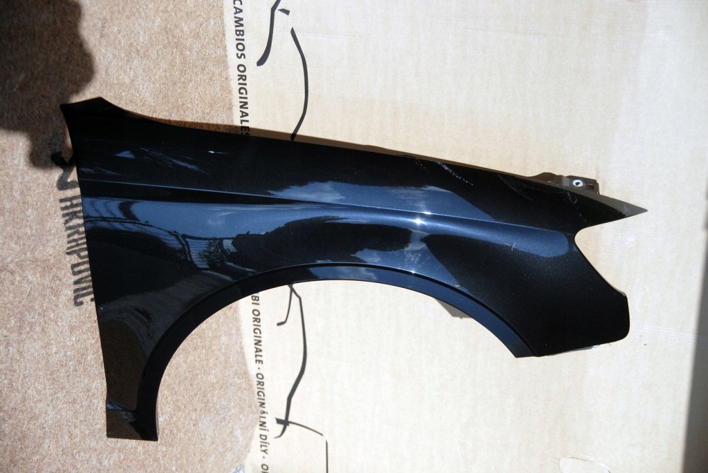 Audi a3 8v5 седан кабріолет  2012-2020 крила передній перед праві 8v5821106a Доставка