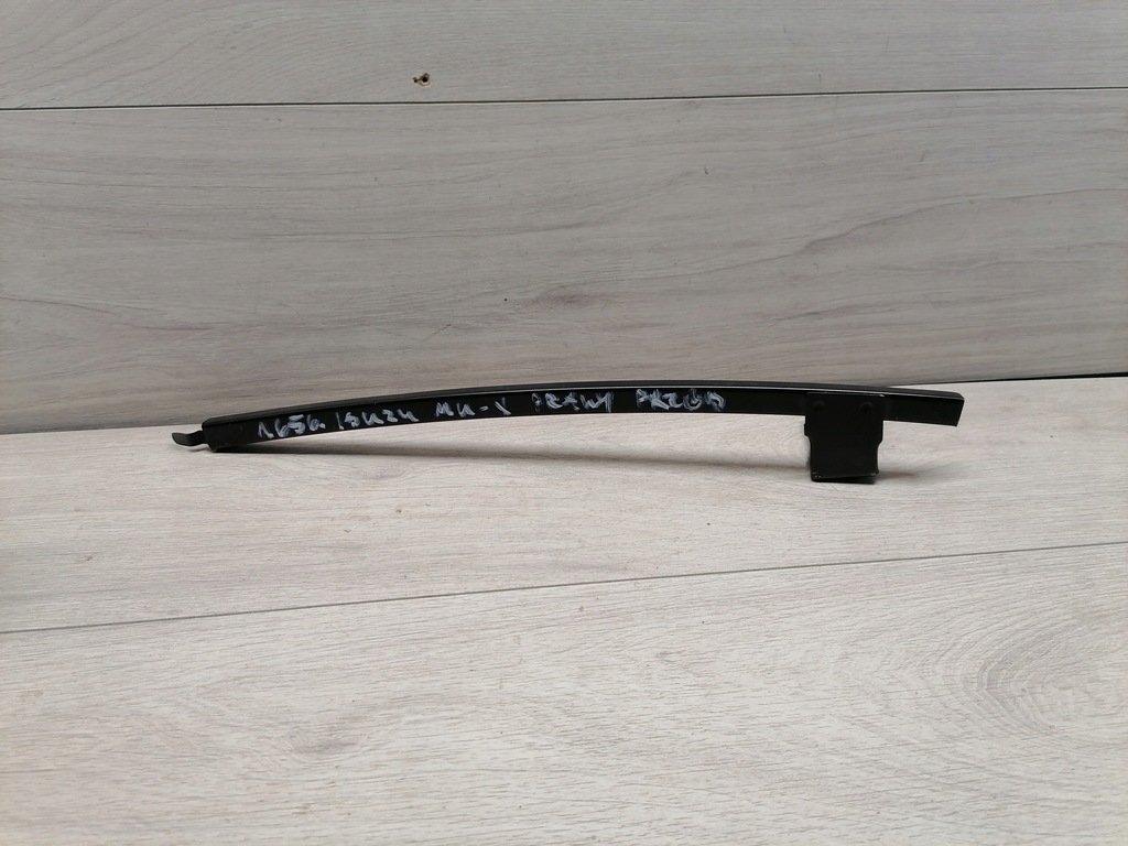 фото №1, Isuzu mu-x кронштейн двері правий перед 8972411261