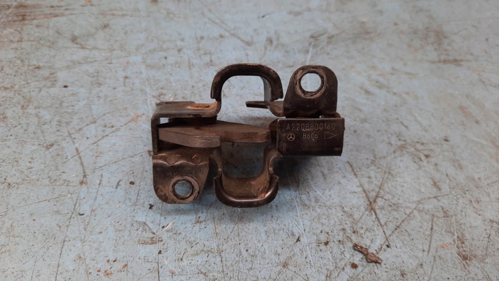 фото №1, Замок капот a2208800160 mercedes w220 s-klasa