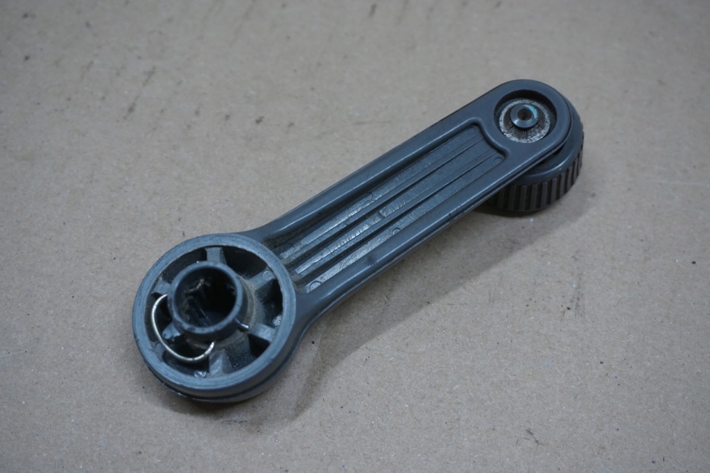 фото №3, Mazda b2500 ford ranger ручка стеклоподъемника ручка подъемника окон 2,5 td 2001r