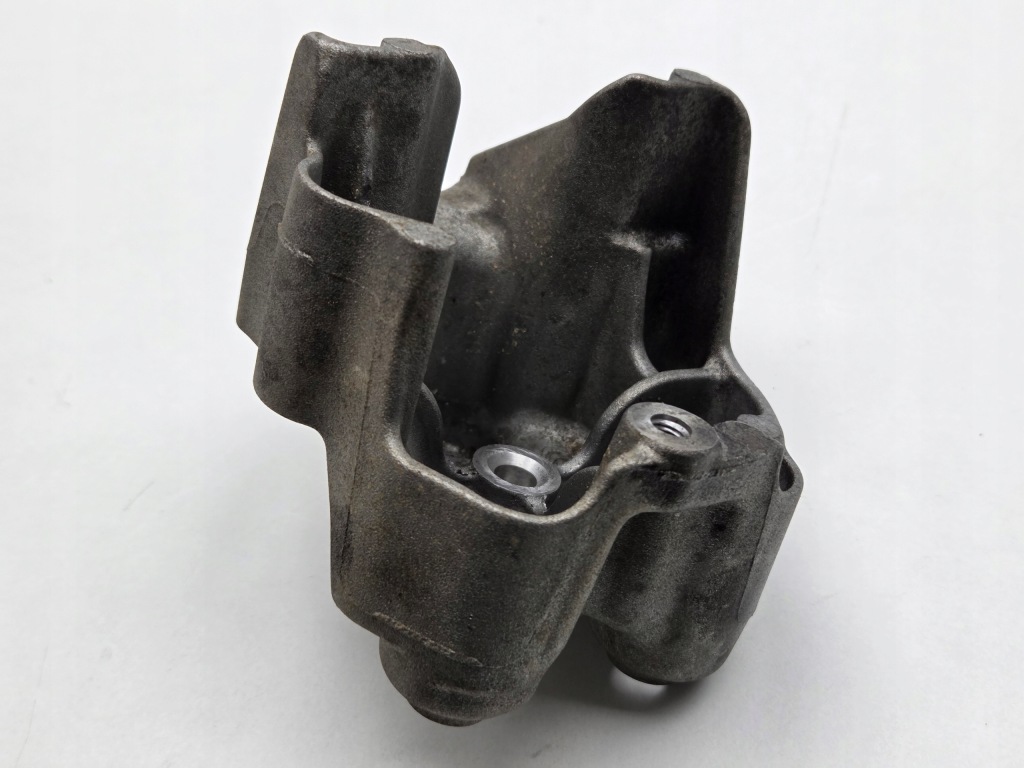 Кронштейн корпус насоса 9824088780 peugeot citroen toyota 1.5 blue hdi yh01 с Разборки